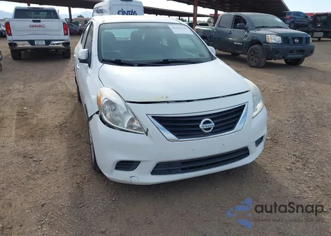 2013 Nissan Versa 1.6 Sv z USA, uszkodzony, nr VIN 3N1CN7AP5DL852875